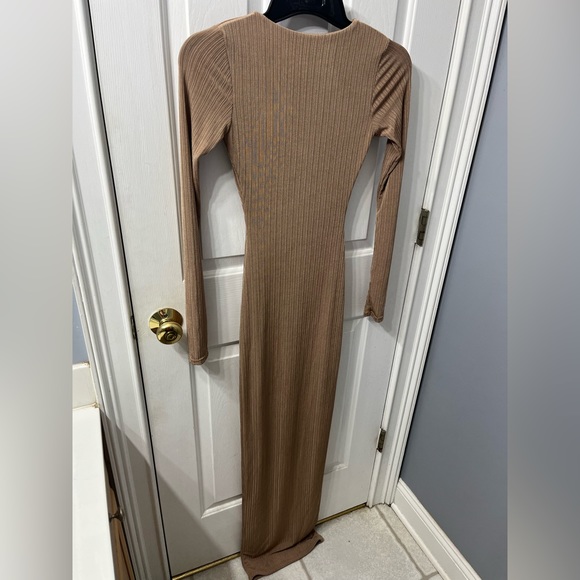 Naked Wardrobe Figure It All Out
Long Sleeve Dress Nude Coco Size Small - Picture 4 of 9